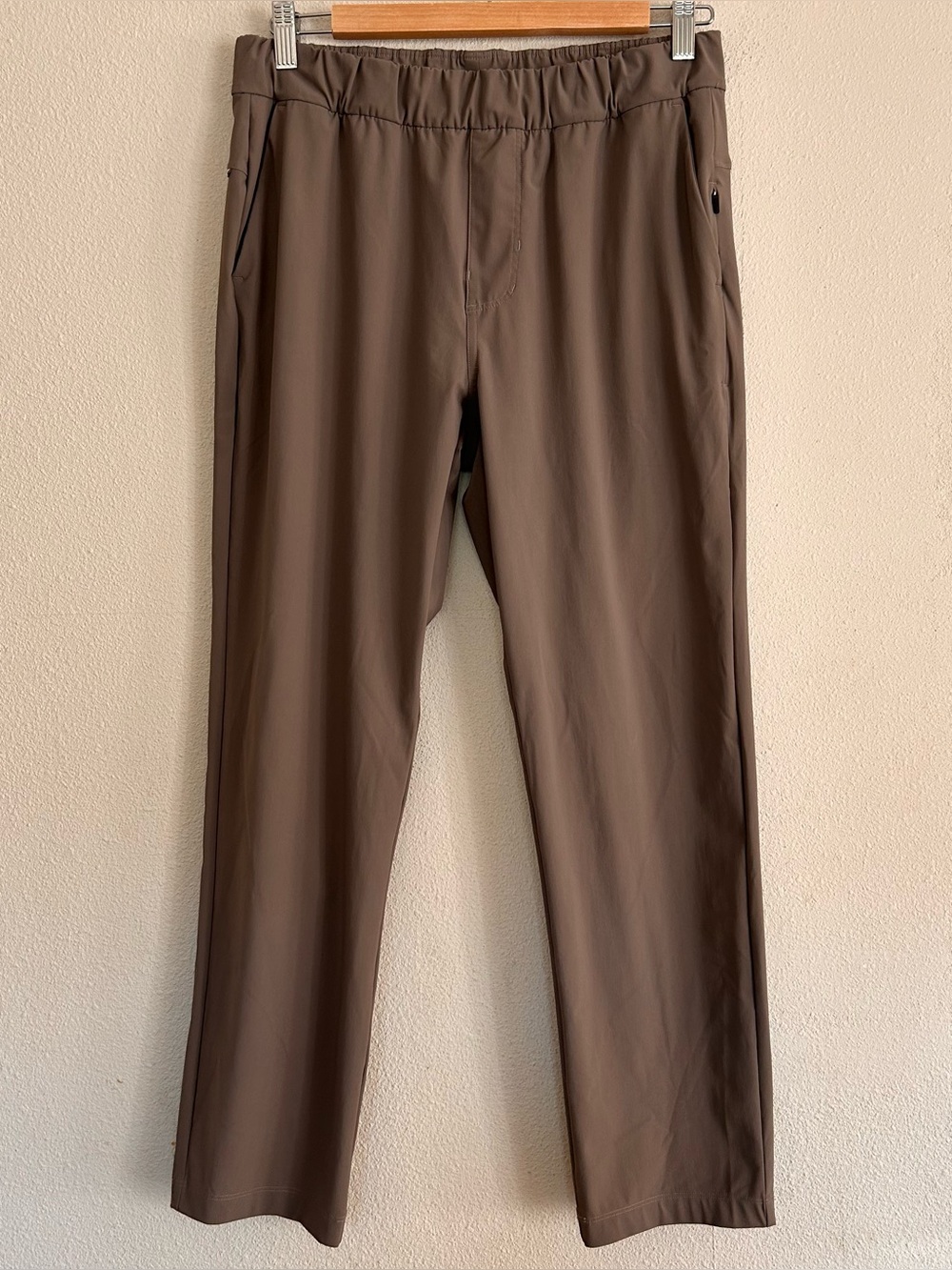 Vuori Women's Size Medium Gray Pull On Miles Ankle Pants Stretch With Pockets